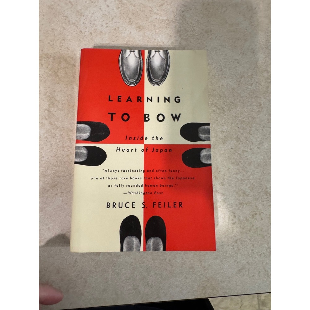 Learning to Bow Inside the Heart of Japan Bruce S Feiler Paperback 0395647266
